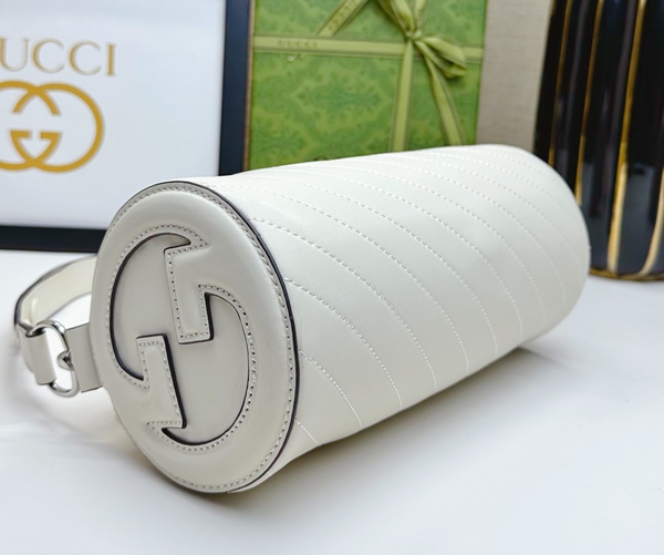 激安グッチバッグコピー着用イメージ